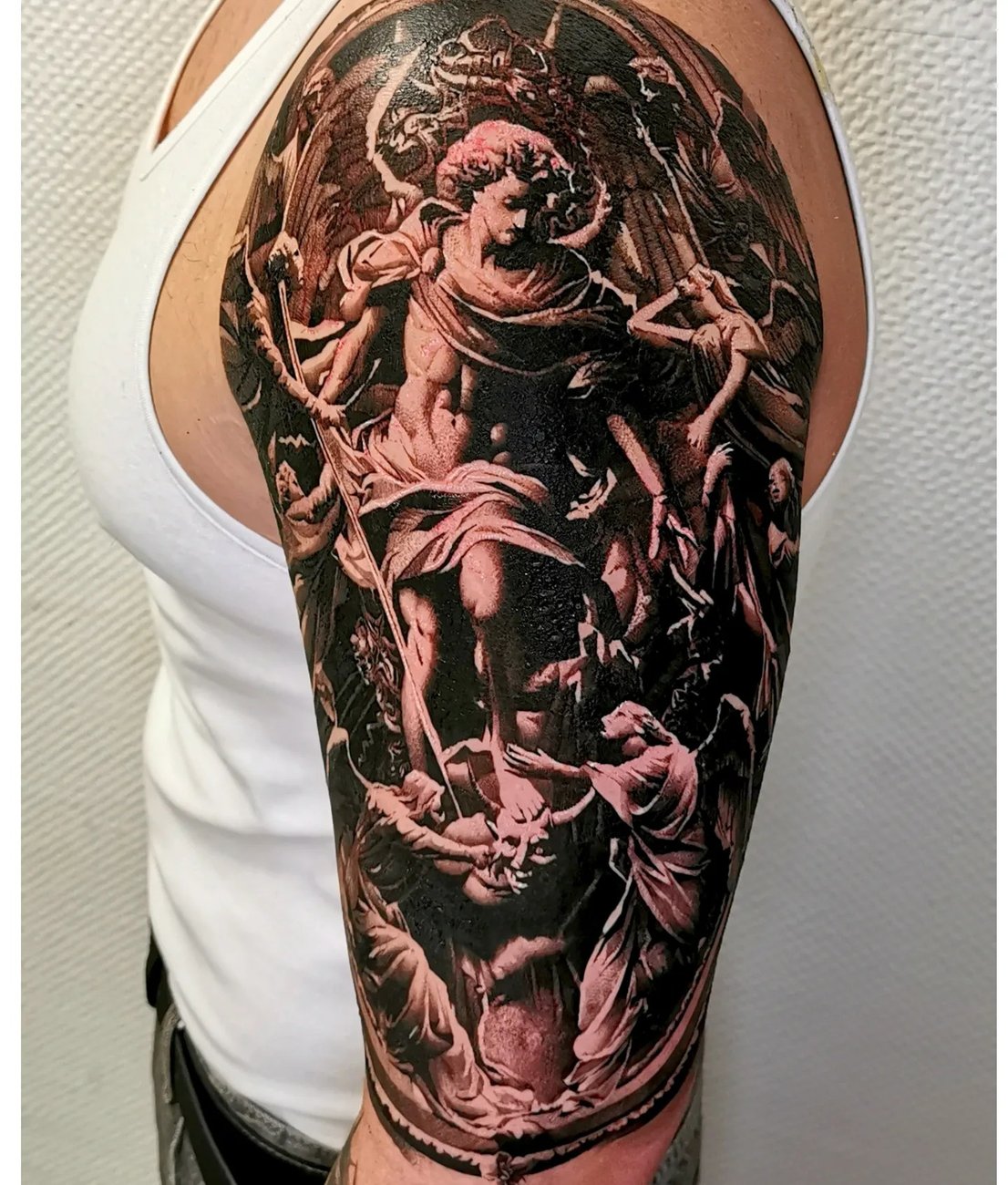 Engel Sleeve Realism Tattoo — Amazon Tattoo Oberhausen